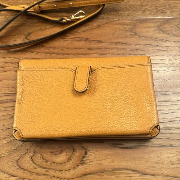 Michael Kors two-way shoulder bag and matching wallet with optional strap. - Picture 12 of 13